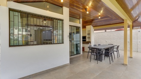 LINDA CASA COM PISCINA PARA FÉRIAS EM FAMÍLIA 15 PESSOAS CANASVIEIRAS