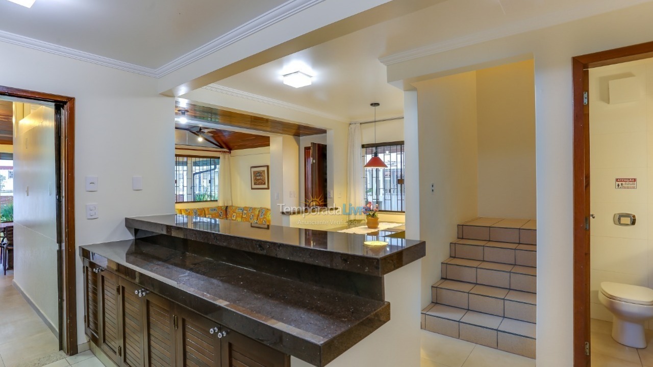 Casa para aluguel de temporada em Florianopolis (Canasvieiras)