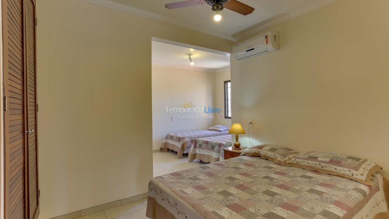 Casa para aluguel de temporada em Florianopolis (Canasvieiras)