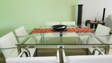 Apartamento en la arena con 4 dormitorios en la Riviera de São Lourenço.