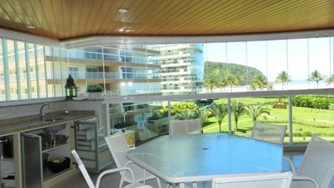 Varanda gourmet com vista pro mar