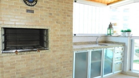 Apartamento en la arena con 4 dormitorios en la Riviera de São Lourenço.