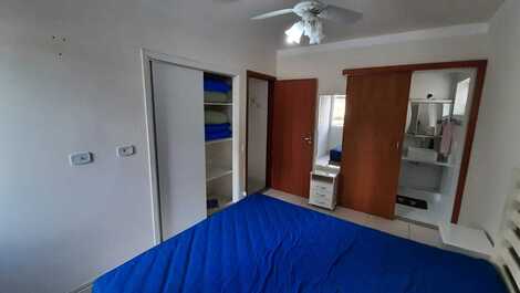 Vista parcial da suíte. 