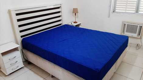 Cama queen, colchão com capa hospitalar impermeavel. 