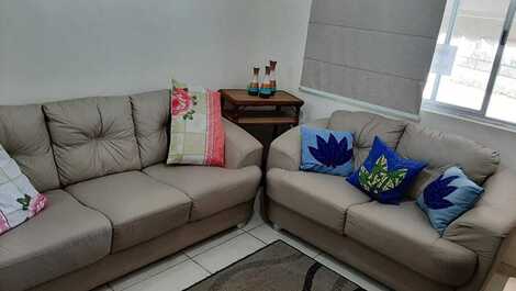 AP GRANDE. 02 HABITACIONES CON AIRE ACONDICIONADO. EN LA NOBLE REGIÓN DE PRAIA DA ENSEADA.