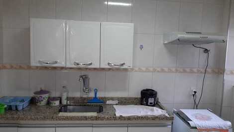 AP GRANDE. 02 HABITACIONES CON AIRE ACONDICIONADO. EN LA NOBLE REGIÓN DE PRAIA DA ENSEADA.