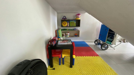 Hermosa Casa con Piscina CLIMATIZADA en Meia Praia Navegantes