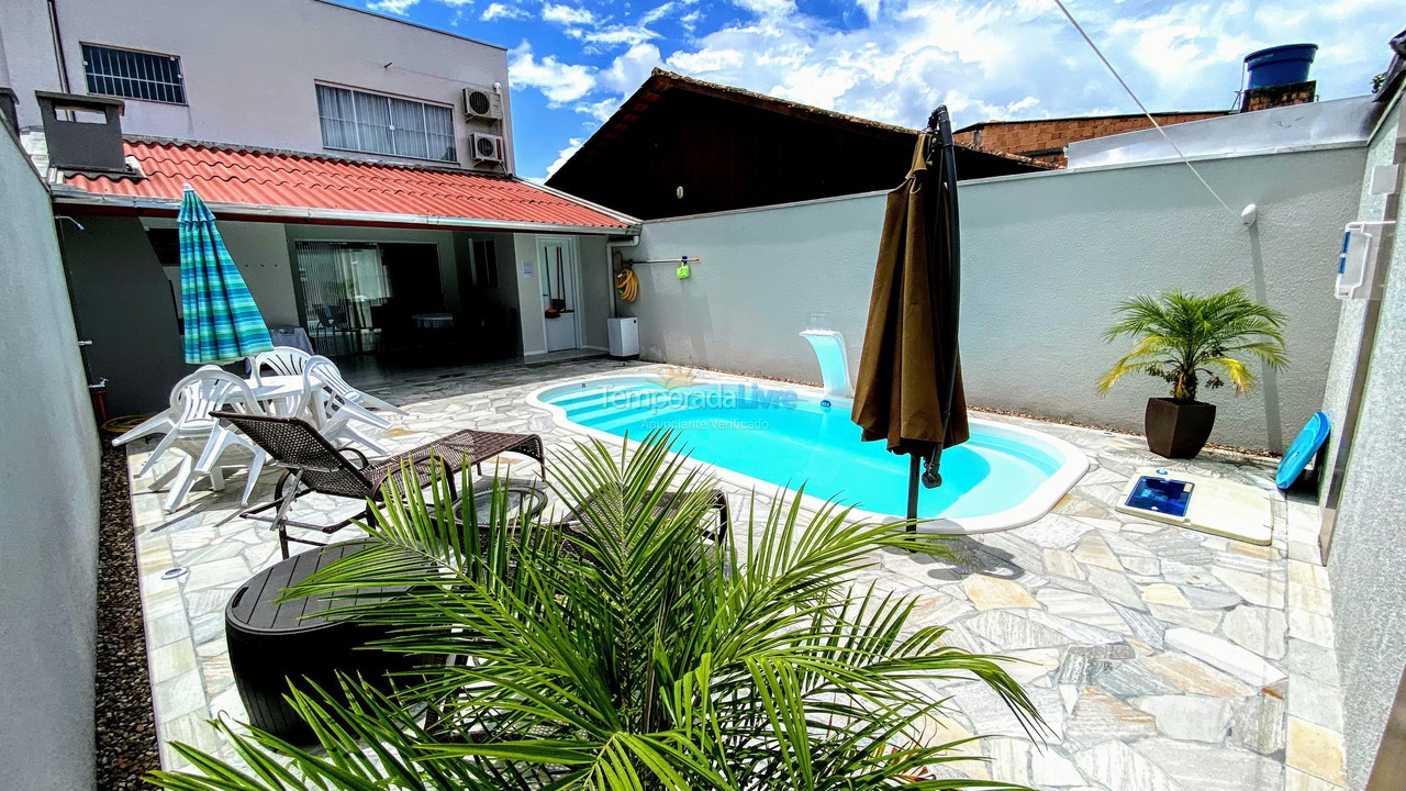 Casa para alquiler de vacaciones em Navegantes (Meia Praia)