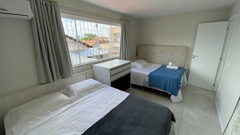 Hermosa Casa con Piscina CLIMATIZADA en Meia Praia Navegantes