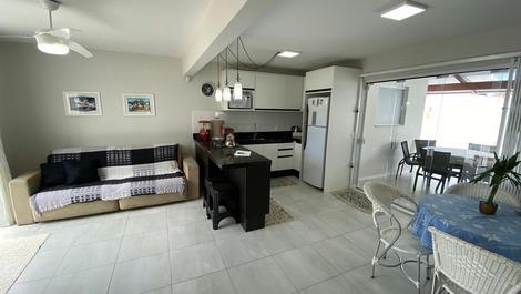 Hermosa Casa con Piscina CLIMATIZADA en Meia Praia Navegantes