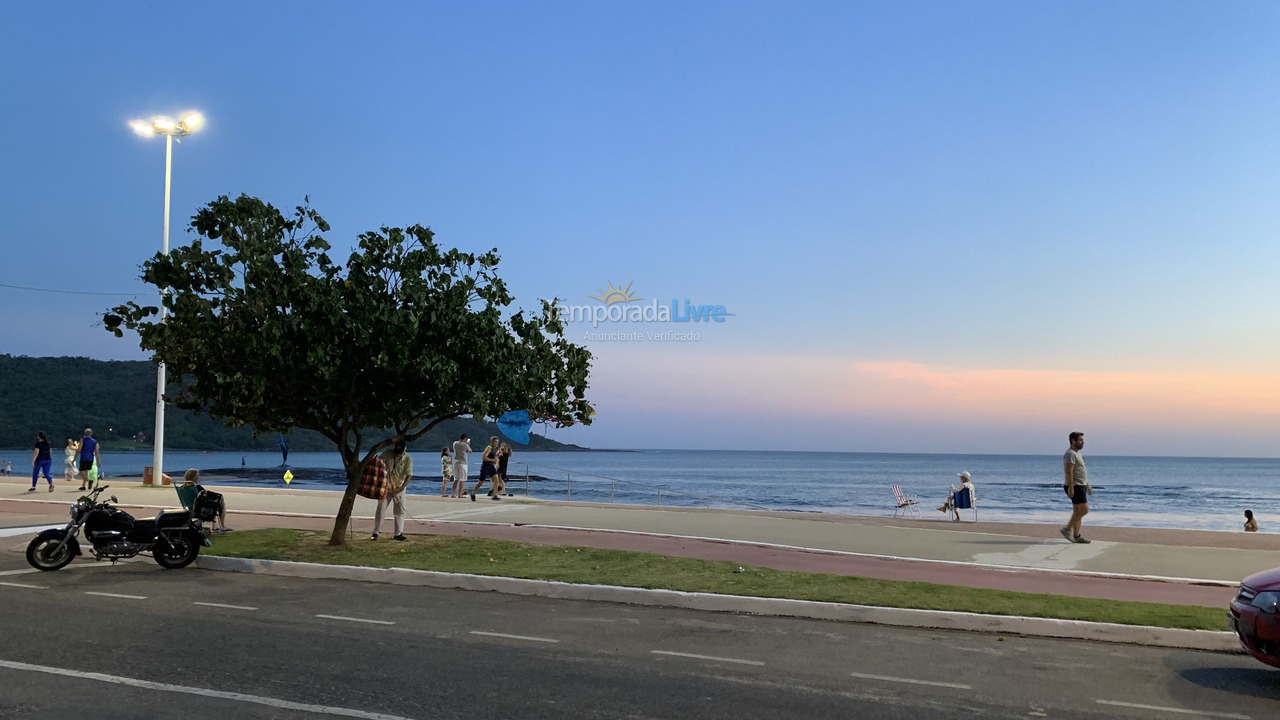 Apartamento para aluguel de temporada em Guarapari (Praia do Morro)