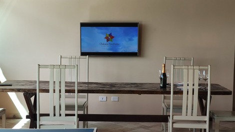 Seasonal farm 8 rooms, swimming pool, games room and orchard