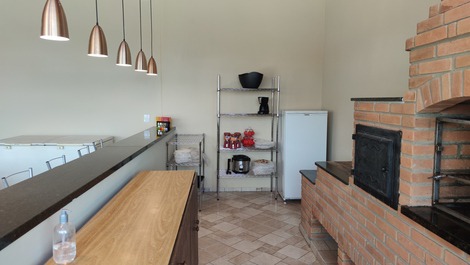 Seasonal farm 8 rooms, swimming pool, games room and orchard