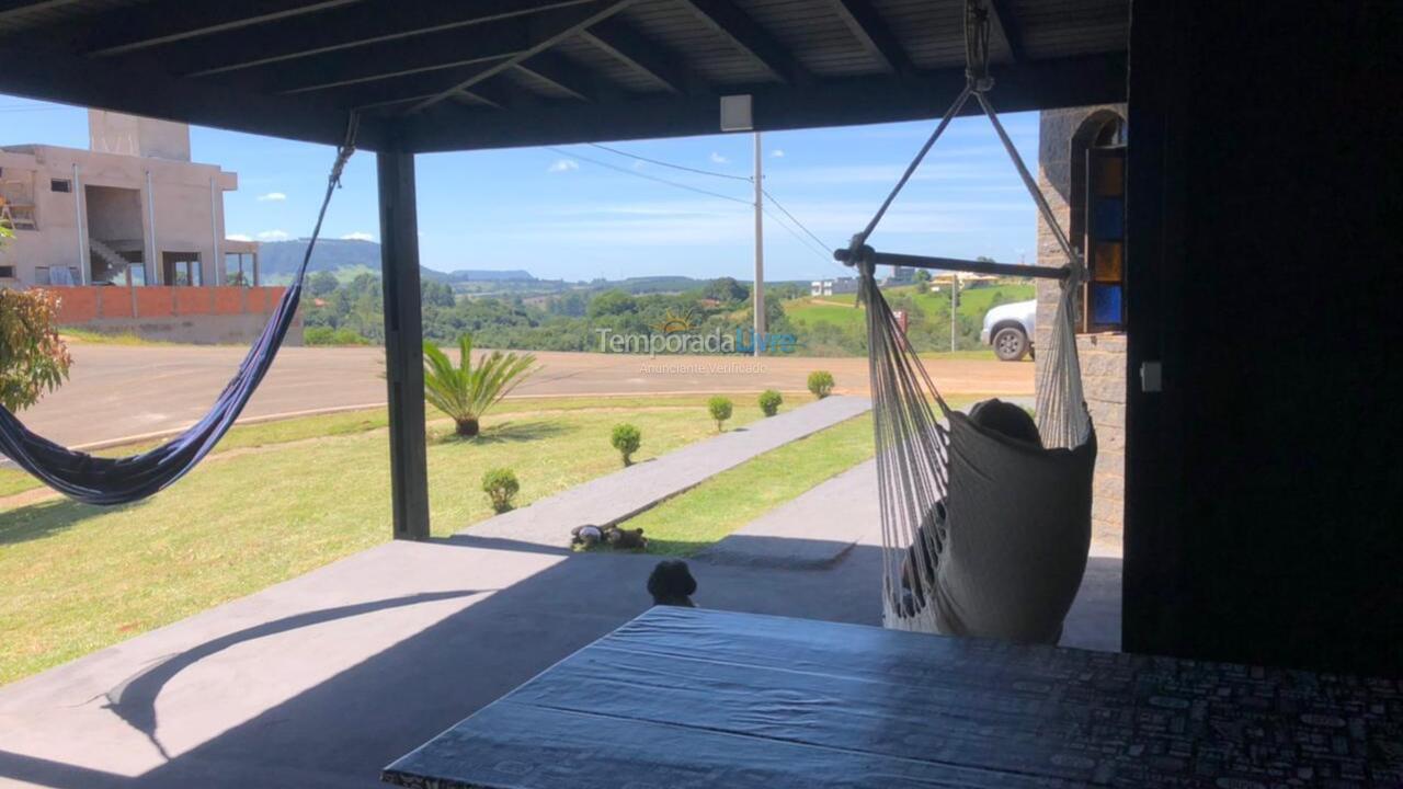 Casa para alquiler de vacaciones em Pardinho (Ninho Verde Eco Residence)