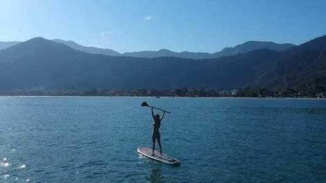 Prática de esporte na praia