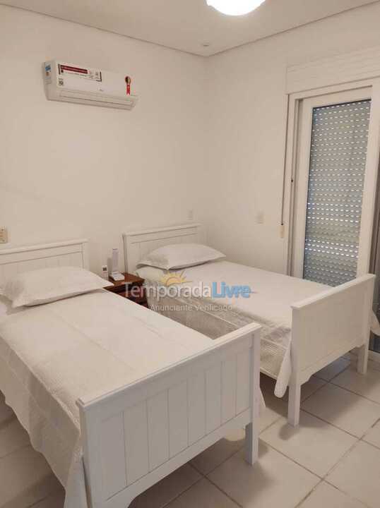 Casa para aluguel de temporada em São Sebastião (Praia da Baleia)