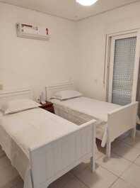 Linda e bela casa para locação Anual, mensal na praia da baleia