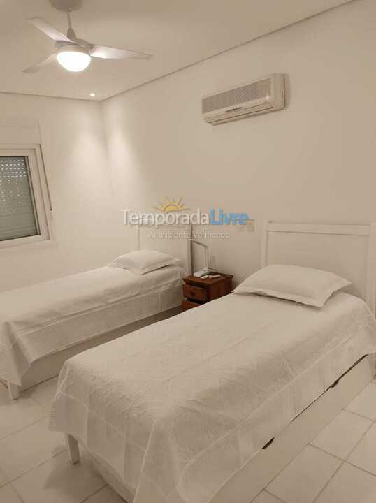 Casa para aluguel de temporada em São Sebastião (Praia da Baleia)