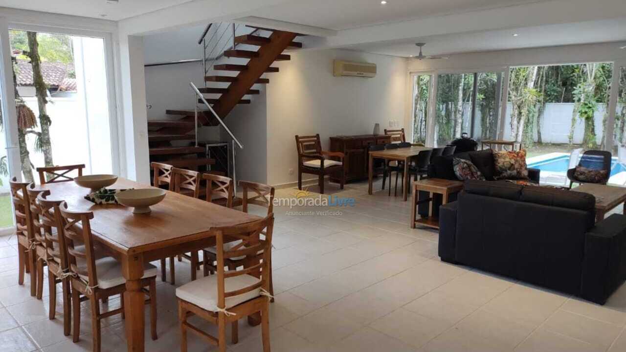 Casa para aluguel de temporada em São Sebastião (Praia da Baleia)