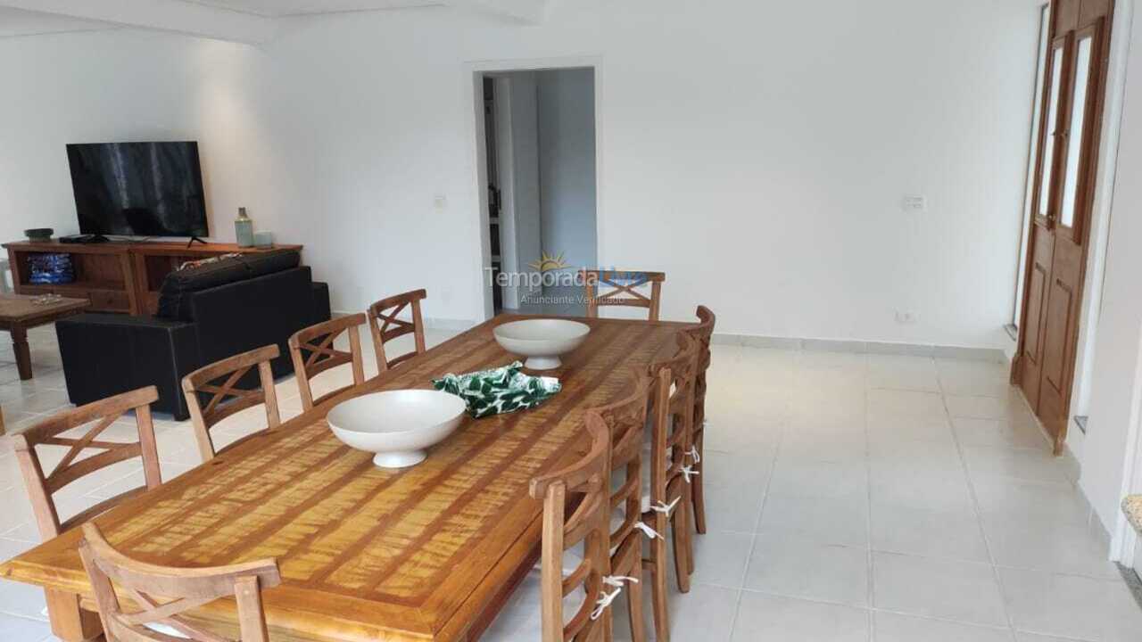 Casa para aluguel de temporada em São Sebastião (Praia da Baleia)