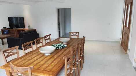 Linda e bela casa para locação Anual, mensal na praia da baleia