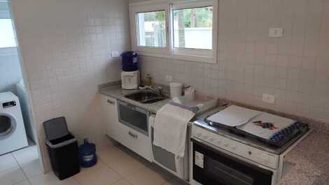 Linda e bela casa para locação Anual, mensal na praia da baleia