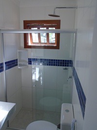 Excelente casa com 05 suítes com ar, na praia do mundai.