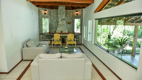 Maravillosa casa con 5 suites, barbacoa y piscina