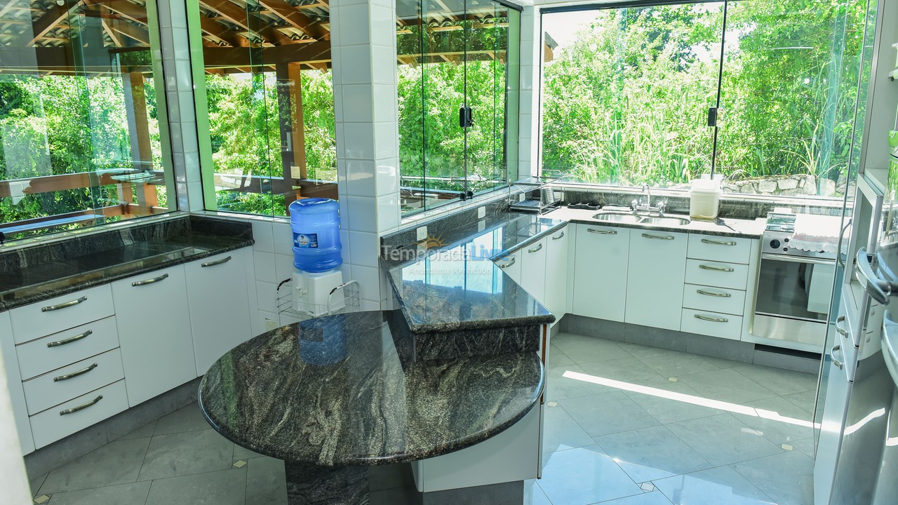 Casa para alquiler de vacaciones em Ilhabela (Praia Grande)