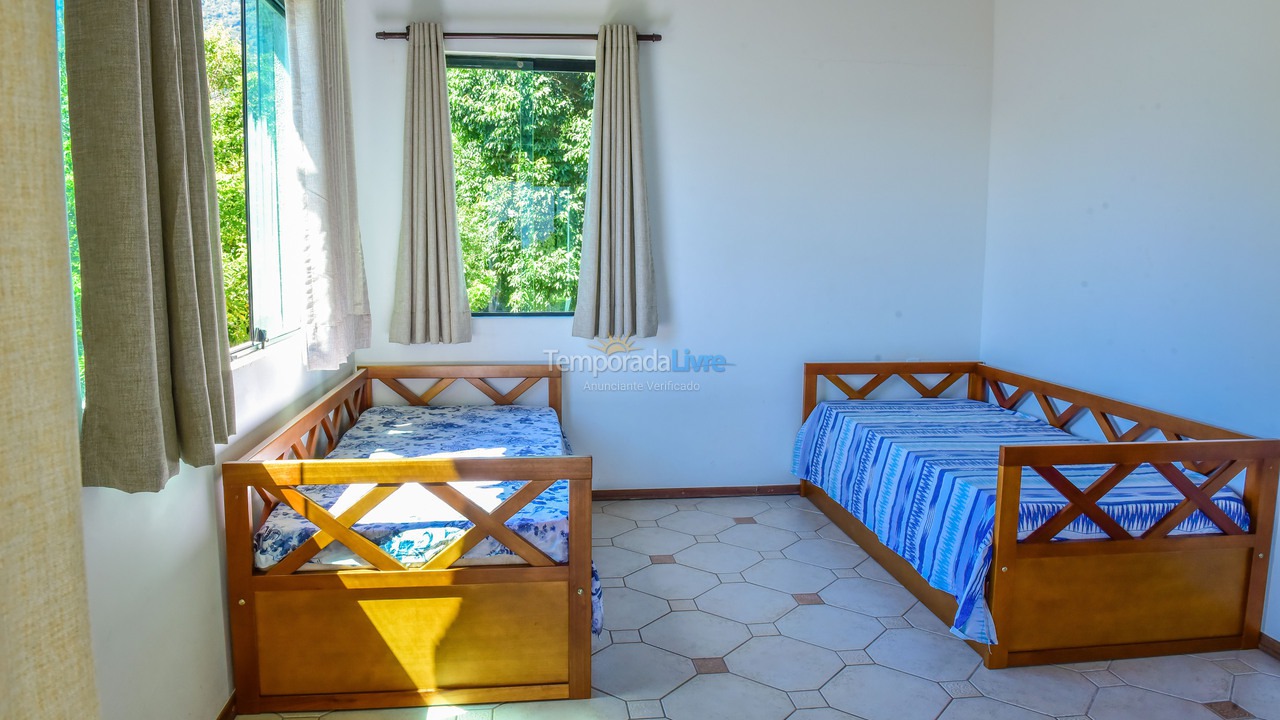 Casa para alquiler de vacaciones em Ilhabela (Praia Grande)