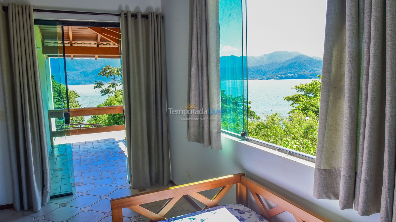 Casa para alquiler de vacaciones em Ilhabela (Praia Grande)