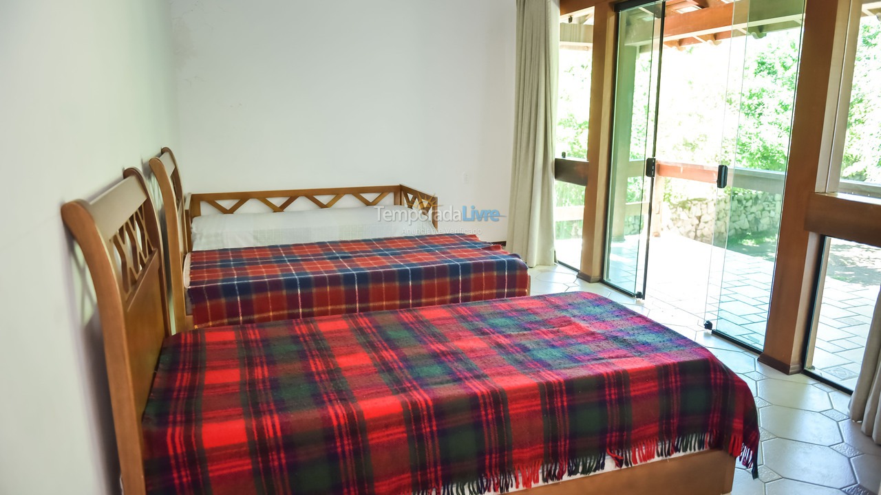 Casa para alquiler de vacaciones em Ilhabela (Praia Grande)