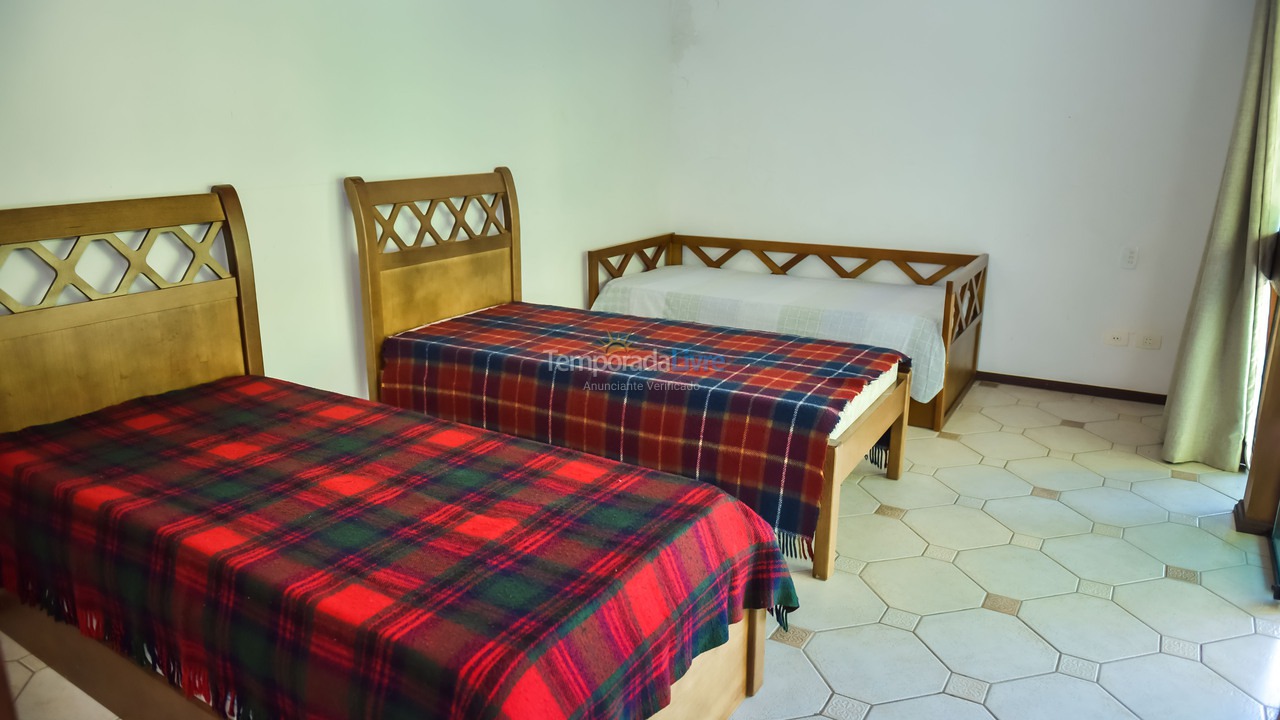 Casa para alquiler de vacaciones em Ilhabela (Praia Grande)