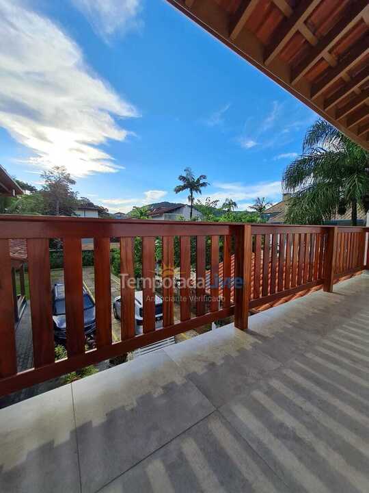 Casa para aluguel de temporada em Ubatuba (Enseada)