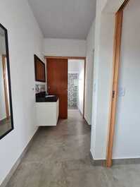 CHARMOSO SOBRADINHO (06 PESSOAS) CONDOMÍNIO FECHADO FRENTE MAR