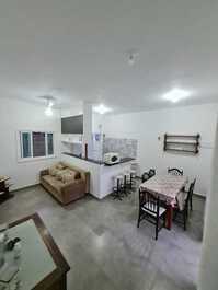 CHARMOSO SOBRADINHO (06 PESSOAS) CONDOMÍNIO FECHADO FRENTE MAR