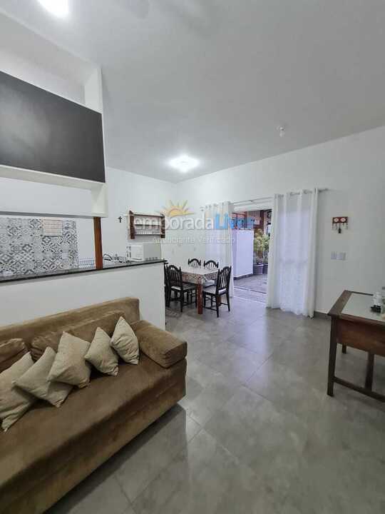 Casa para aluguel de temporada em Ubatuba (Enseada)