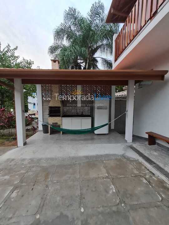 Casa para aluguel de temporada em Ubatuba (Enseada)