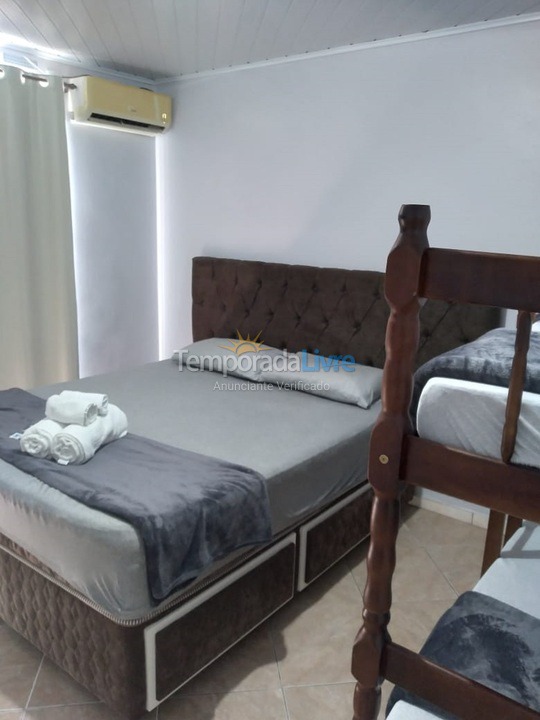 Casa para aluguel de temporada em Penha (Centro)