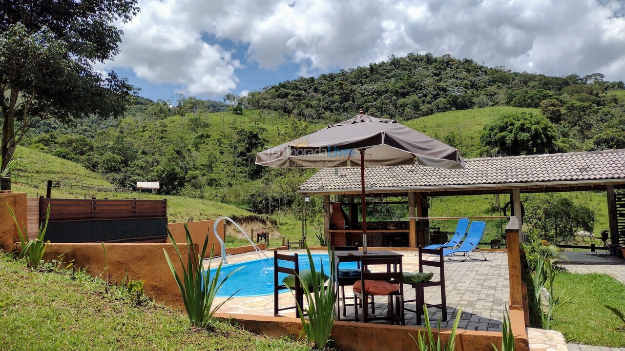Casa para aluguel de temporada em Monteiro Lobato (Santa Maria)