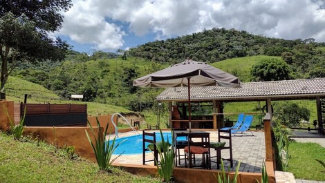 Alugo para temporada em Monteiro Lobato