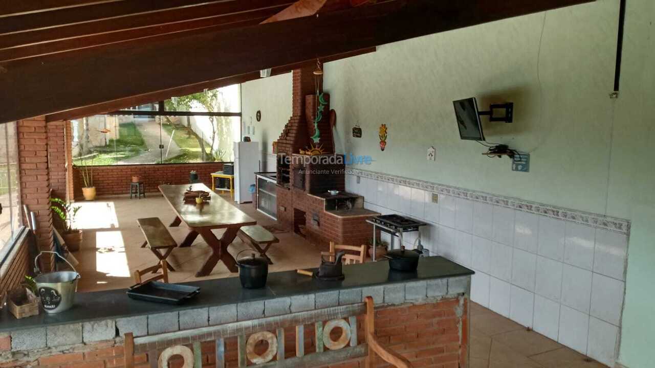 Granja para alquiler de vacaciones em Atibaia (Residencial Pararanga)