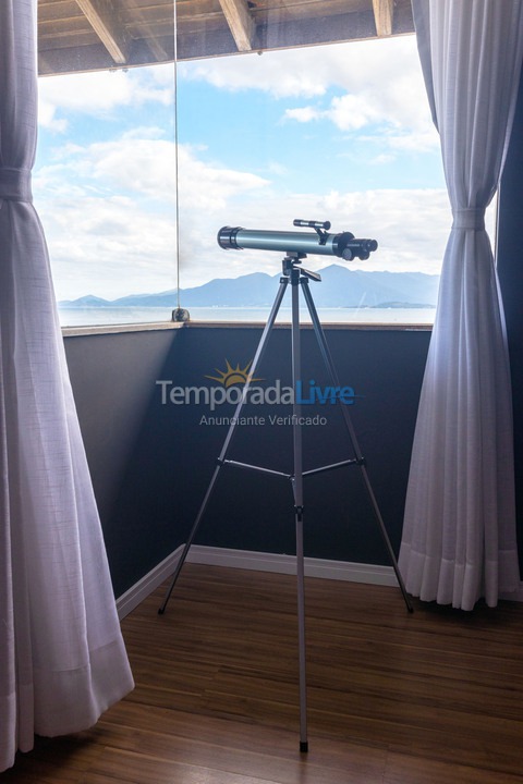 Casa para aluguel de temporada em Florianópolis (Coqueiros)