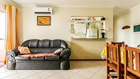 Sala, sofá e split lg reverse