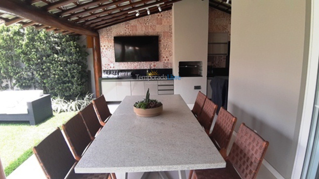 Casa para aluguel de temporada em Camaçari (Praia de Guarajuba)