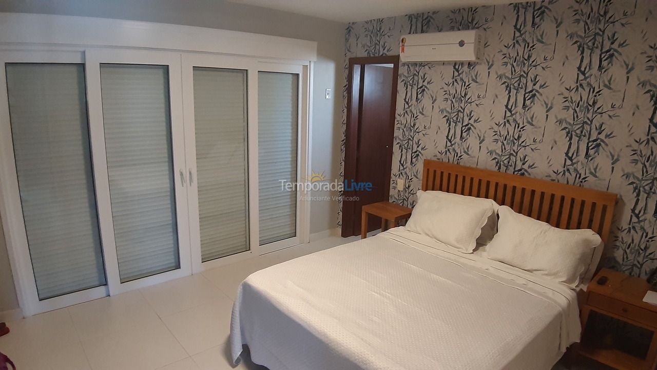 Casa para aluguel de temporada em Camaçari (Praia de Guarajuba)