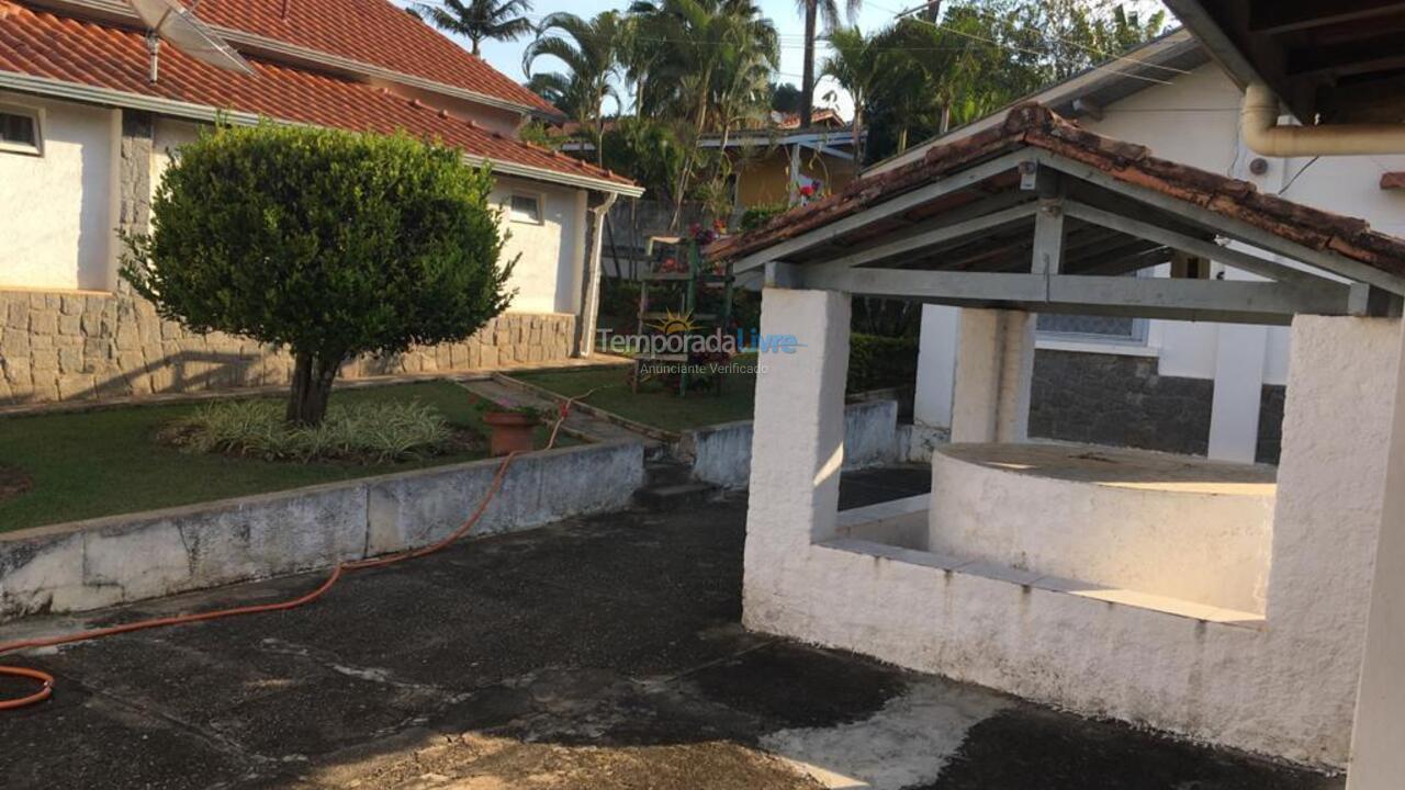 Granja para alquiler de vacaciones em Serra Negra (Bairro das Posses)