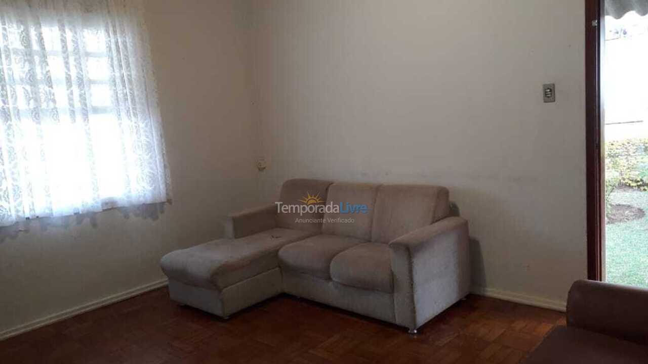 Granja para alquiler de vacaciones em Serra Negra (Bairro das Posses)