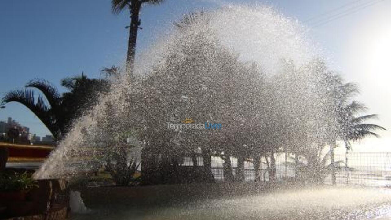 Casa para alquiler de vacaciones em Guarujá (Praia do Tombo)