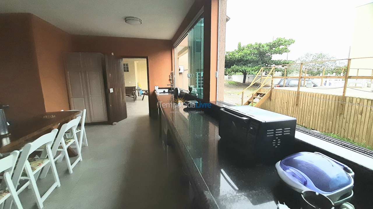 Casa para alquiler de vacaciones em Guaratuba (Barra do Saí)
